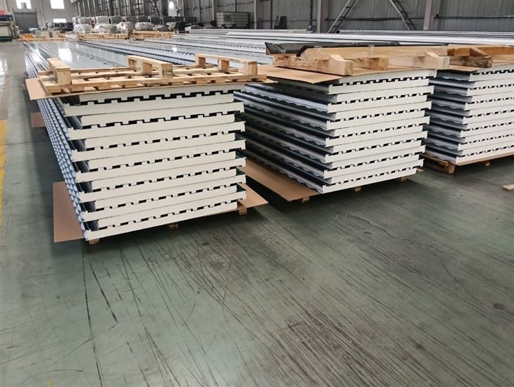 Insulated Sandwich Panel Metal Roofing Aluminum Panel Sheet Tiles Roofing Exterior For South America suppliers